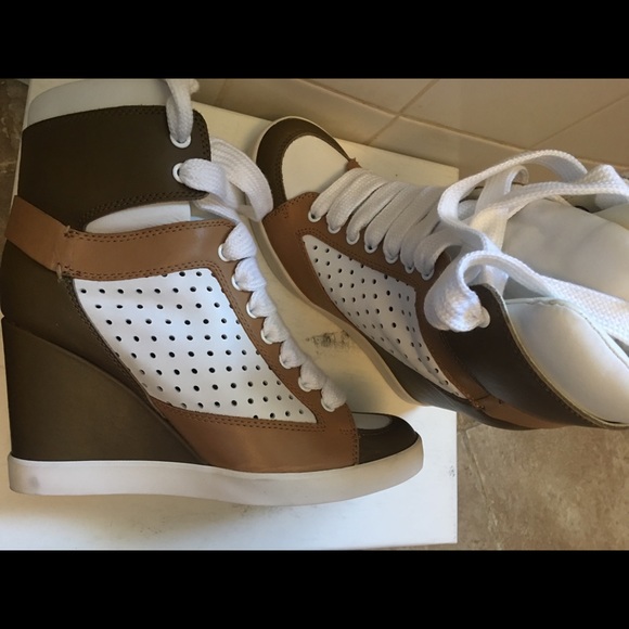 Shoes - Picture 1 of 4